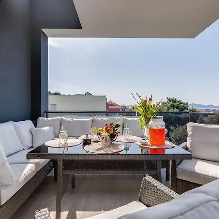 Giny By Interhome Bibinje