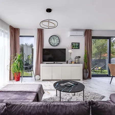 Giny By Interhome * Bibinje