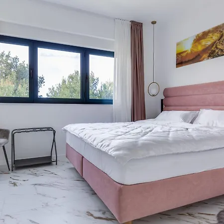 Giny By Interhome Bibinje