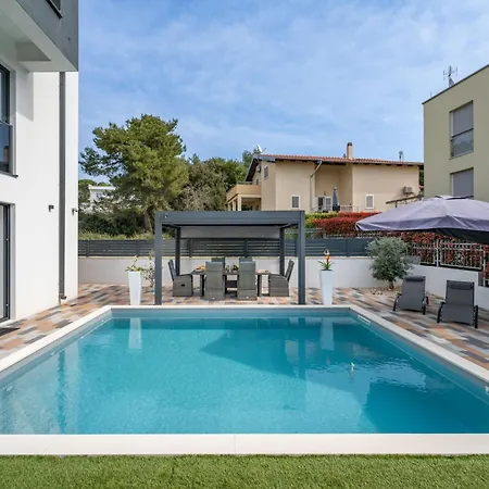 Giny By Interhome *