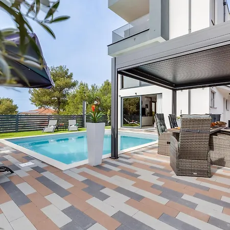 Holiday home Giny By Interhome