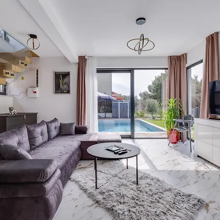 Holiday home Giny By Interhome